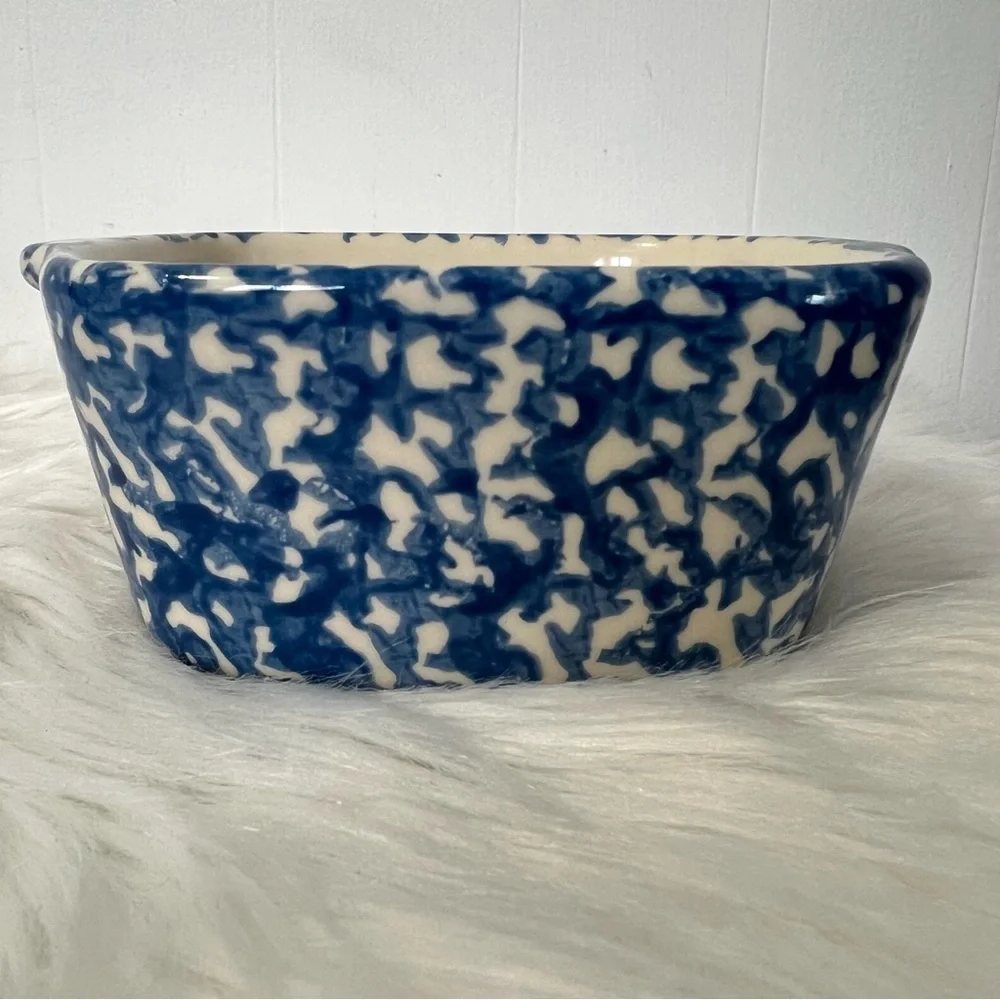 Gerald E. Henn Spongeware Small Casserole Dish Roseville Stoneware Blue Cream